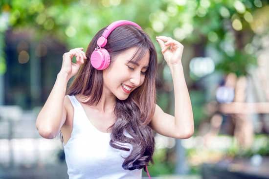 Écouter de la musique plaisante peut élever votre niveau d'énergie