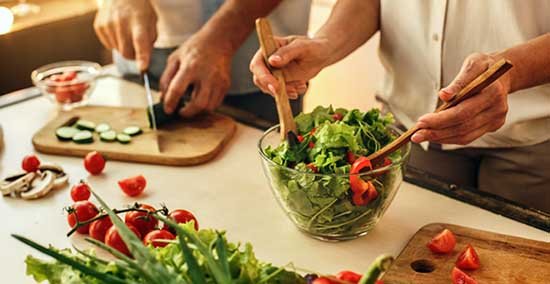 Une alimentation équilibrée est indispensable pour améliorer nos facultés mentales. 
