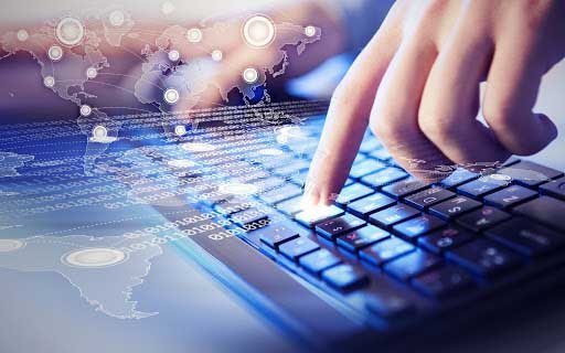 Nous avons aujourd'hui accès à toute l'information sur Internet du bout des doigts.