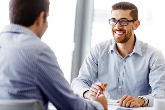 L’enthousiasme est loin d’être négligeable, parce qu’il apporte de la force à votre discours, ainsi que pas mal de charme à votre personnalité.