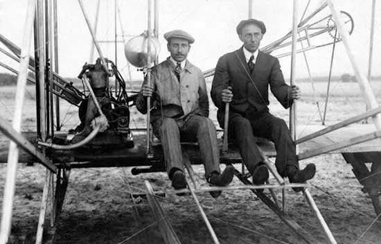 Observez à quel point la réussite a été puissante chez Orville et Wilbur Wright qui, après plusieurs échecs, ont changé le monde en donnant naissance à l’aviation !